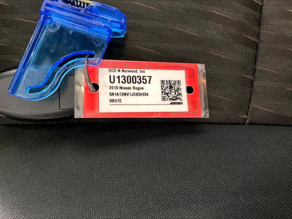 Used 2018 White Nissan SV image 31