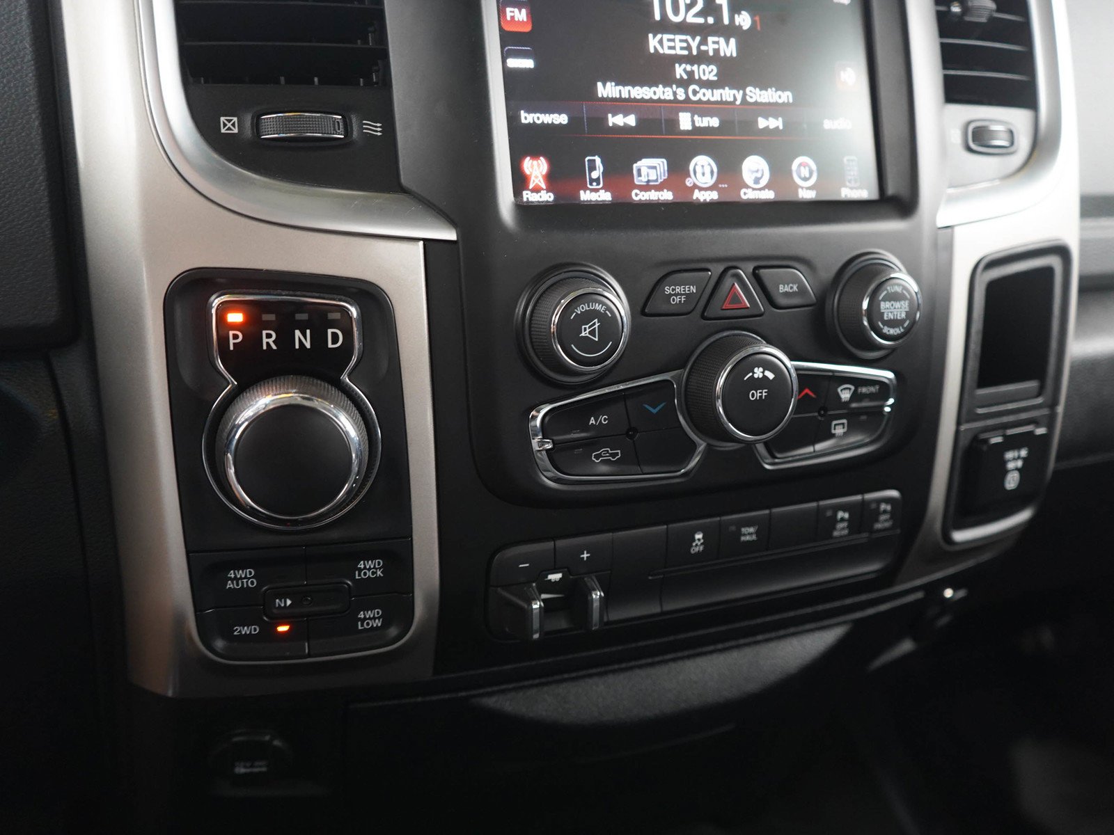 Used 2016 Brilliant Black Crystal Pearlcoat Ram Big Horn image 21