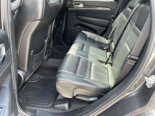 Certified Used 2018 Granite Crystal Clearcoat Metallic Jeep Overland image 5