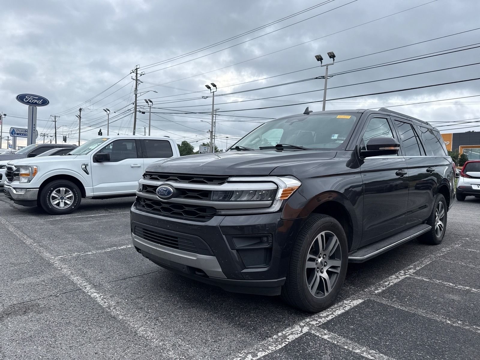 Used 2022  Ford XLT image 1