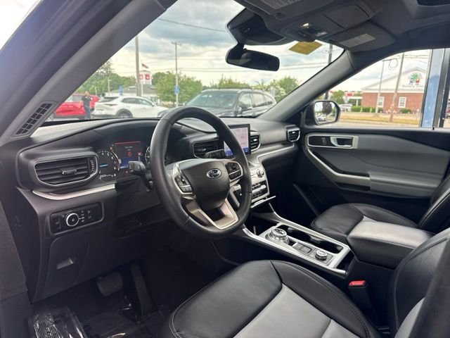 Used 2023 Gray Ford XLT image 9