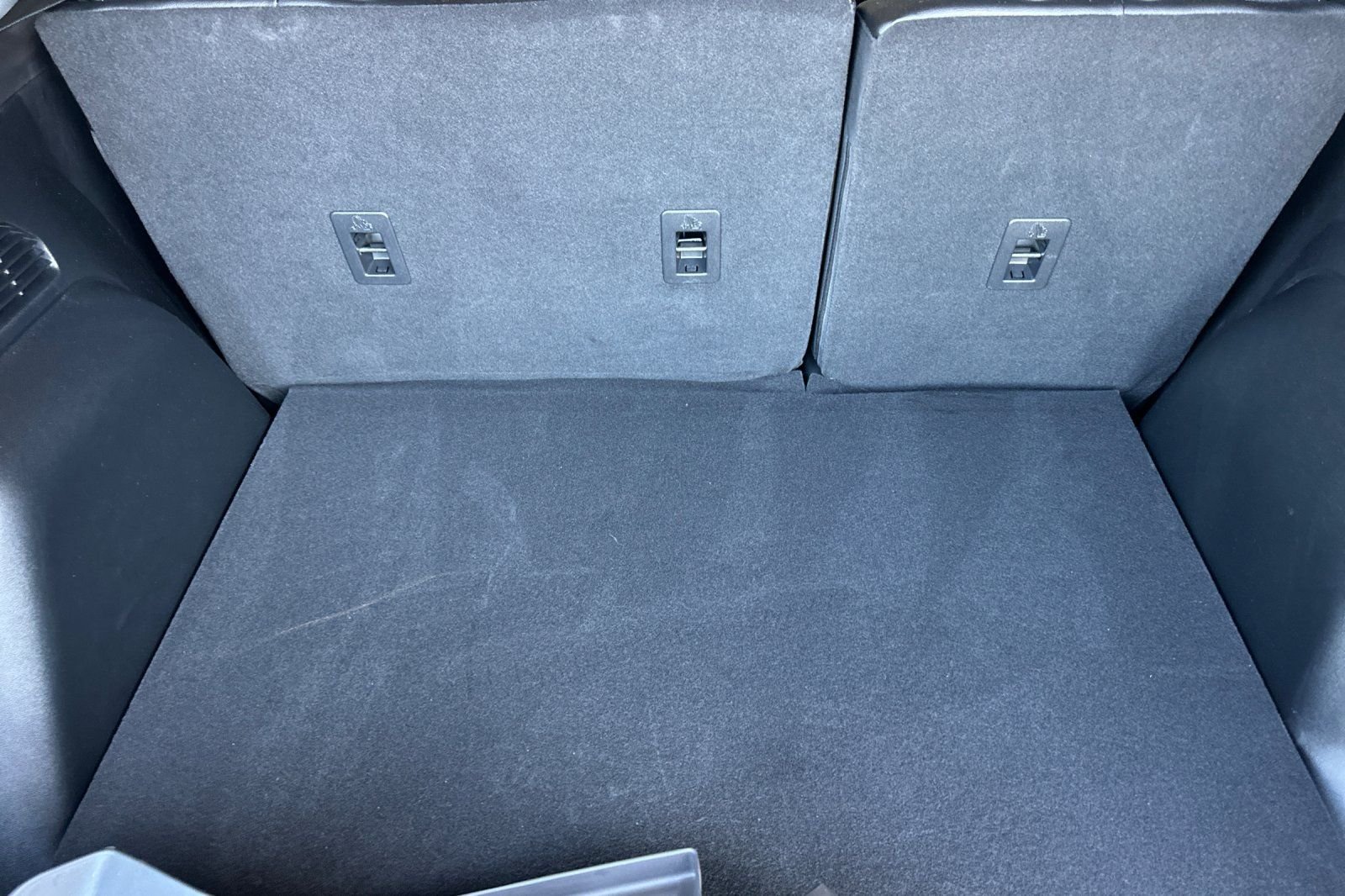 Used 2025 Silver Ford Platinum image 15