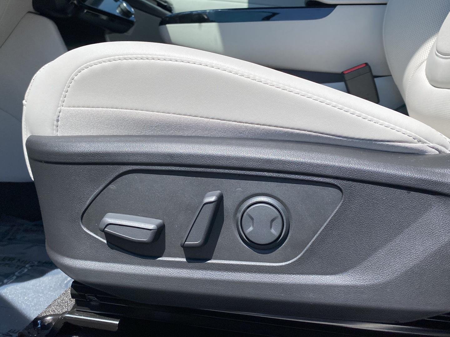 New 2026 Amazon Gray Hyundai SEL Convenience image 12
