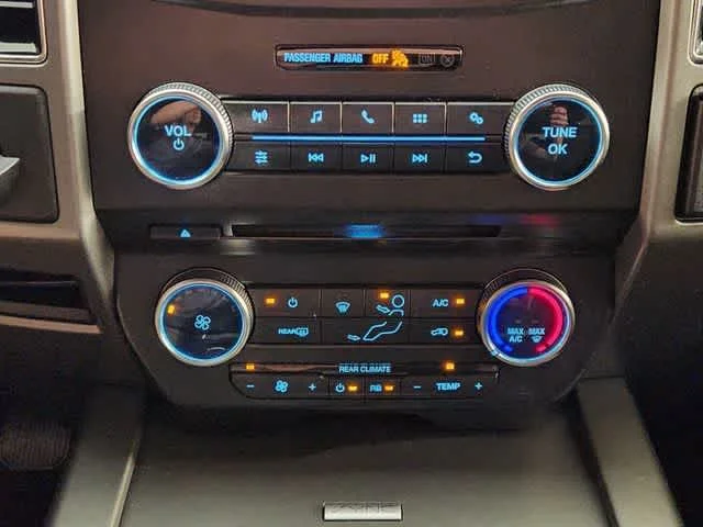 Used 2018 Oxford White Ford XLT image 19