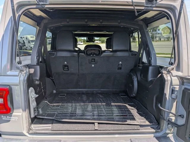 Used 2022 Sting-gray Clea Jeep Unlimited Sahara image 11