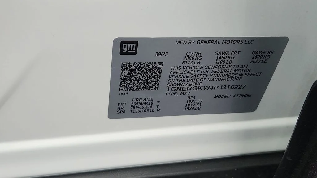Used 2023 White Chevrolet LT image 27