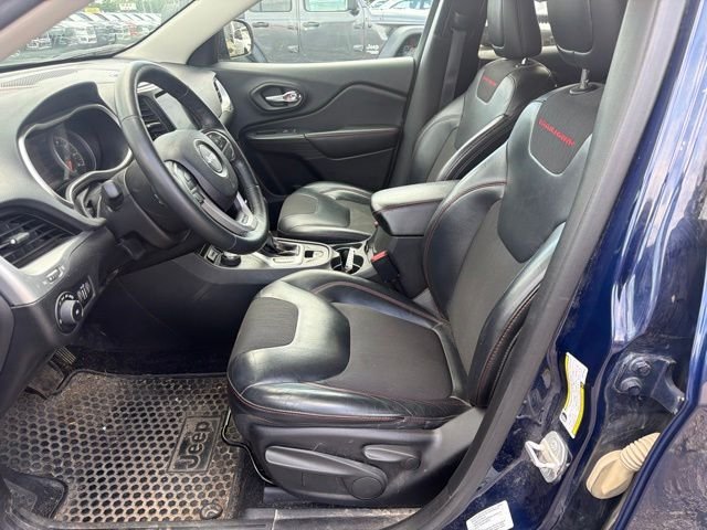 Used 2015 Blue Jeep Trailhawk image 14