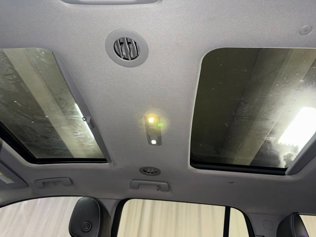Used 2019 Ebony Twilight Metallic GMC SLT image 17