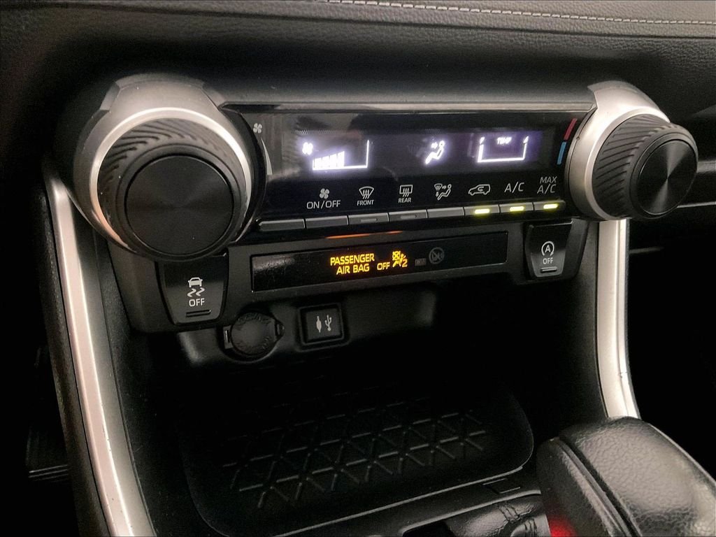 Used 2019 White Toyota LE image 24