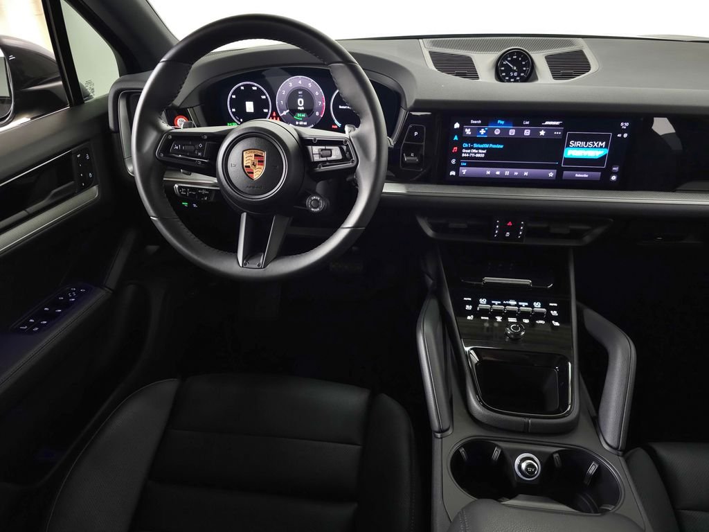 Used 2025  Porsche Base image 20