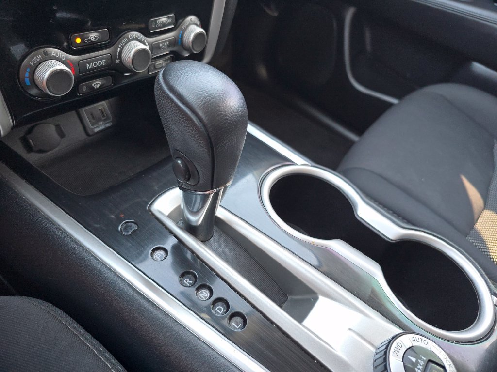 Used 2019 White Nissan SV image 26