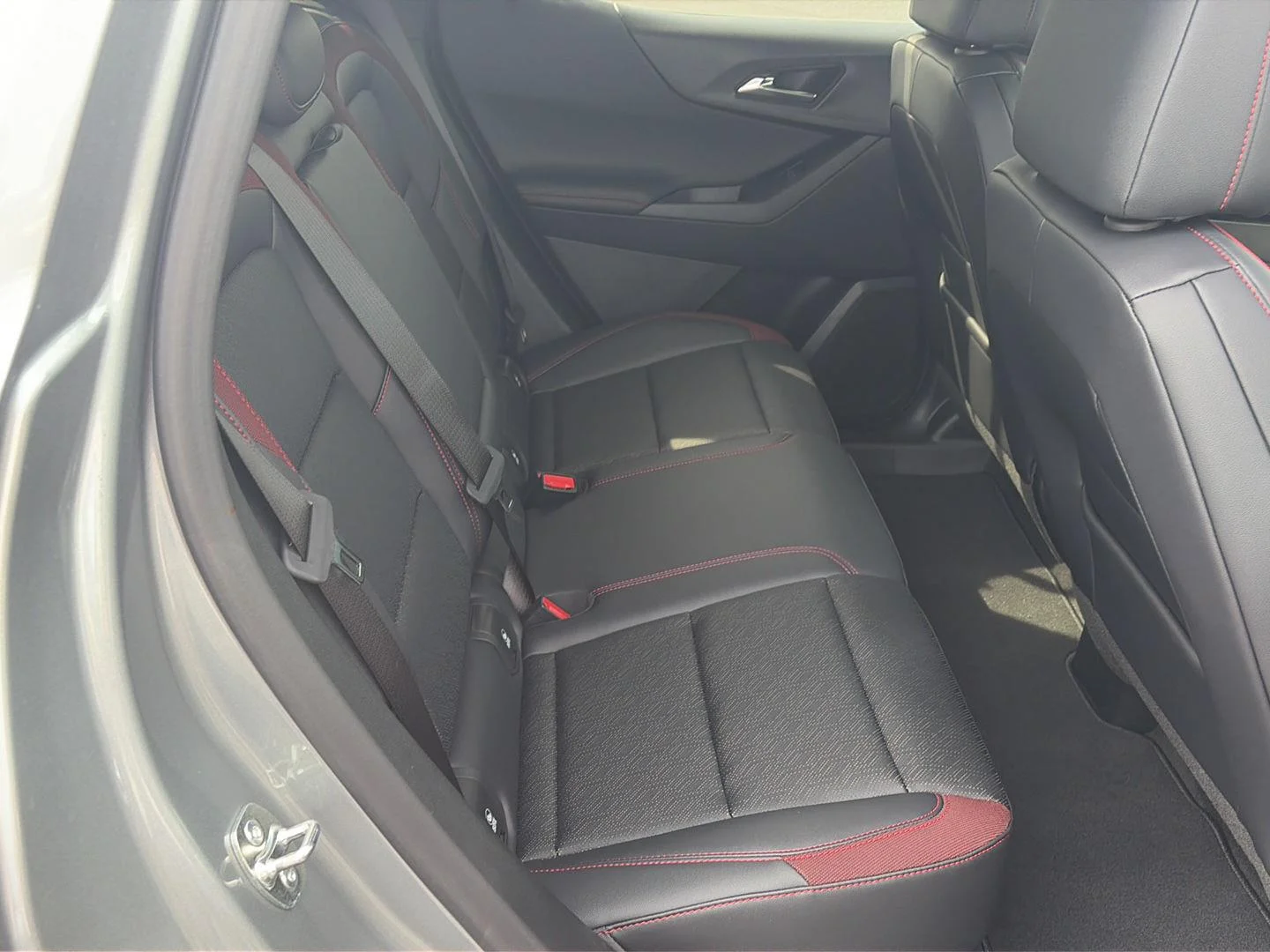 2027 Chevrolet Equinox RS - Photo 18