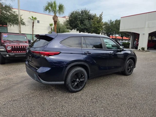Certified Used 2023  Toyota XLE image 14