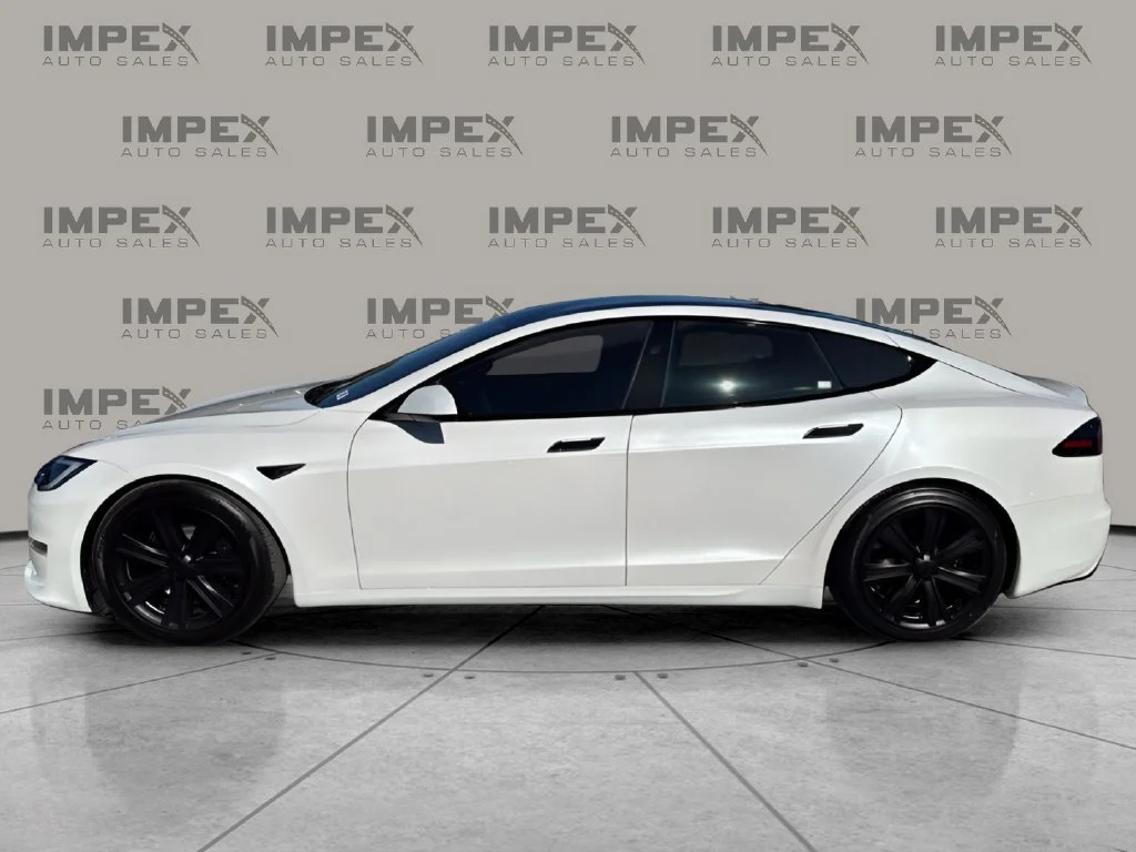 Used 2024  Tesla Long Range image 2