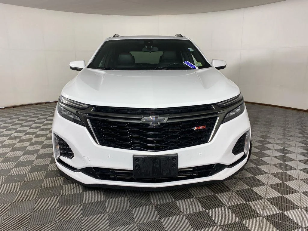 Used 2022 Summit White Chevrolet RS image 2