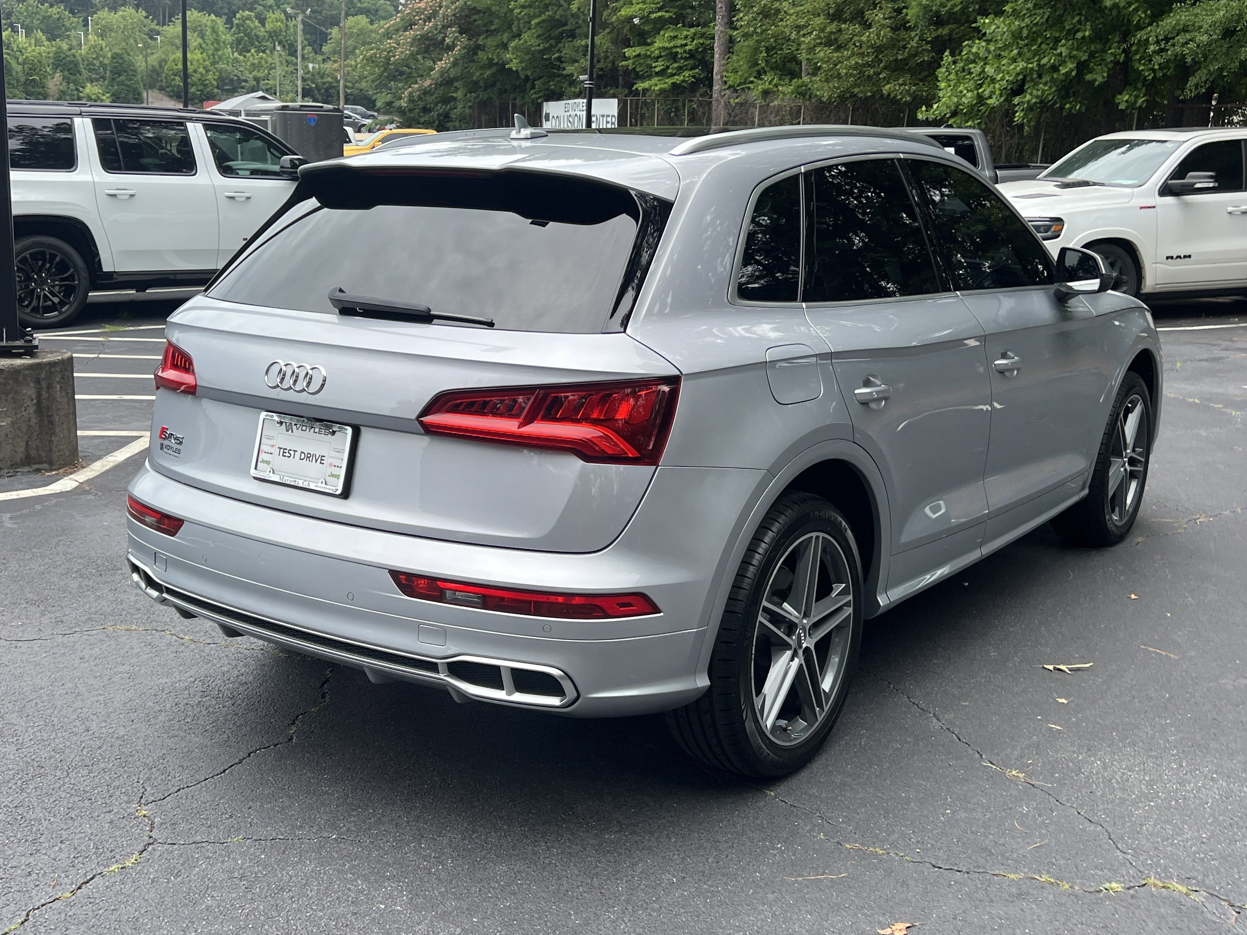 Used 2019 Florett Silver Metallic Audi Premium Plus image 8