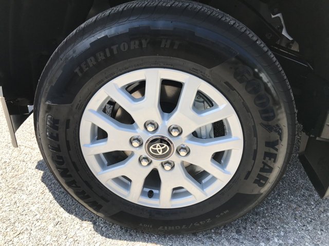 2026 Toyota Tacoma SR5 - Photo 11