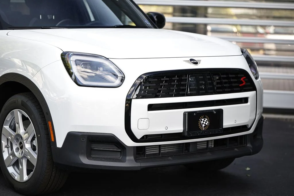 New 2027 White MINI Base image 2