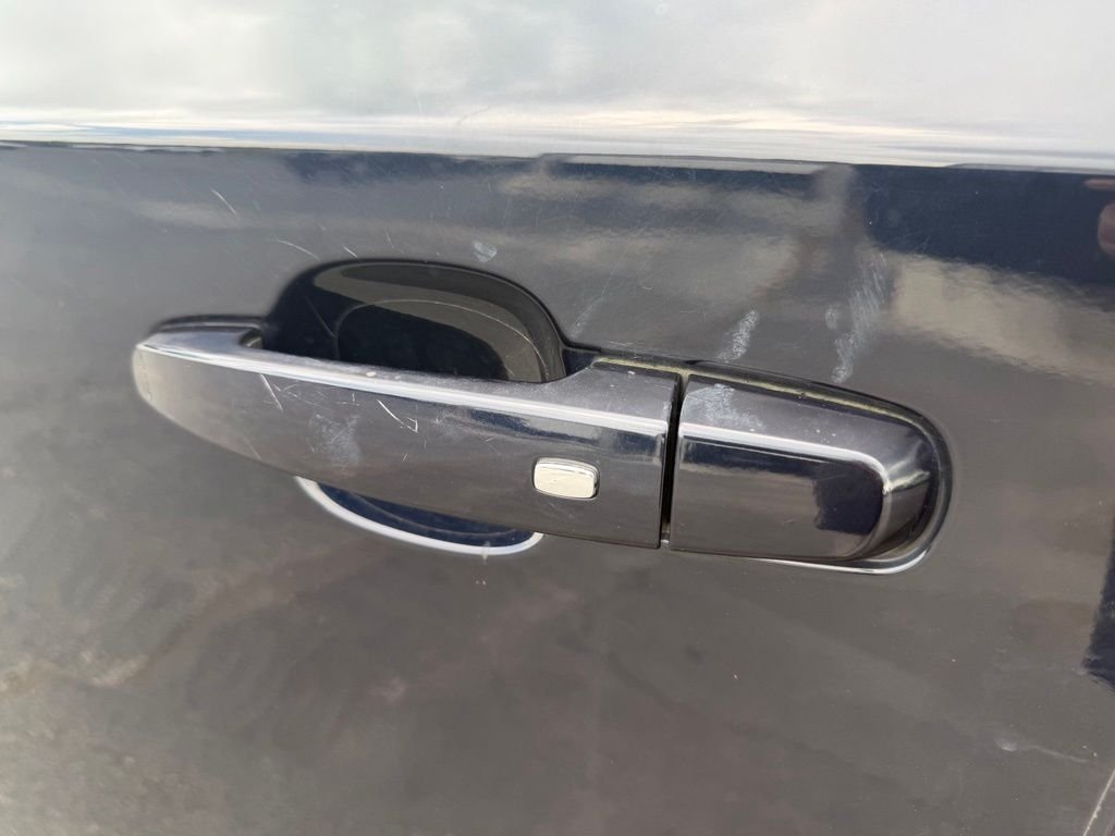 Used 2020 Blue Chevrolet LT image 3