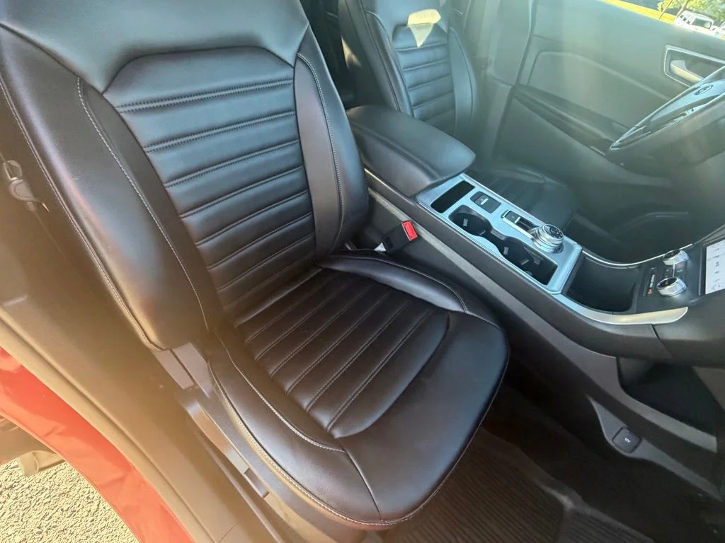 Used 2022 Red Ford SEL image 26
