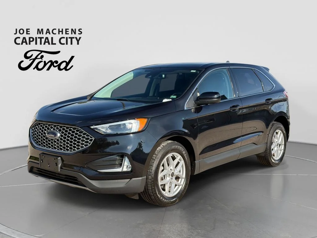 Used 2024 Agate Black Metallic Ford SEL image 9
