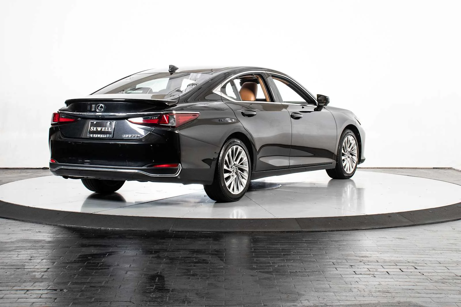 Certified Used 2023 Caviar Lexus Ultra Luxury image 5