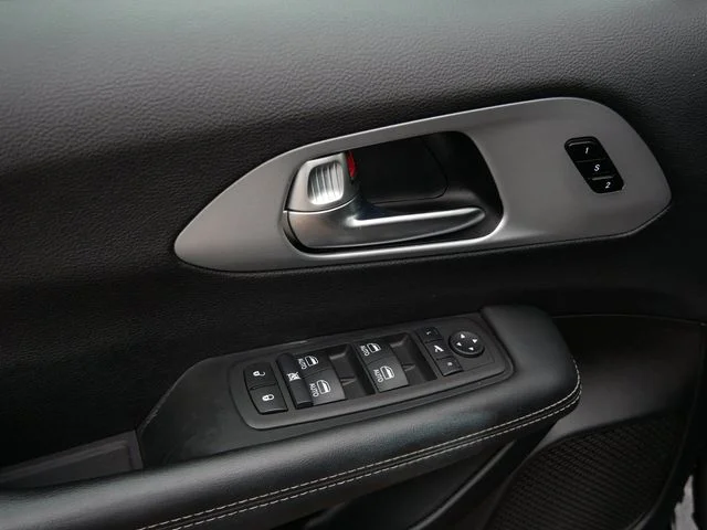 Used 2025 Diamond Black Chrysler Limited image 15