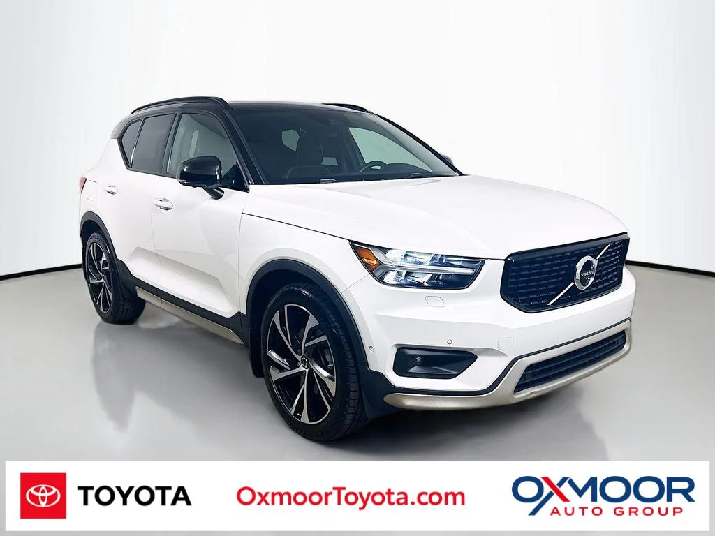 2021 Volvo XC40 T5 R-Design AWD's photo