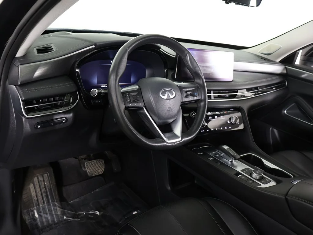 Used 2024 Mineral INFINITI LUXE image 32