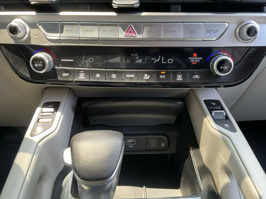 Used 2023 Black Kia EX image 27