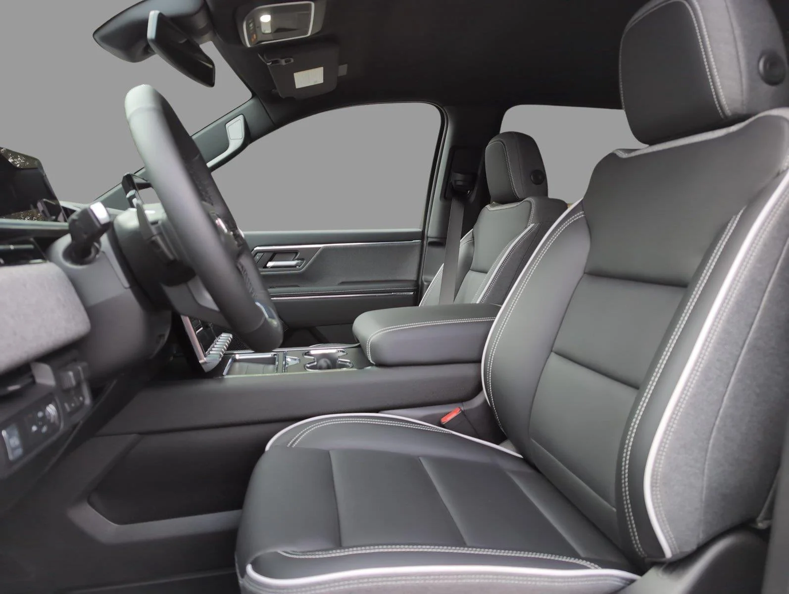 New 2026 Summit White GMC Elevation Standard Range image 16