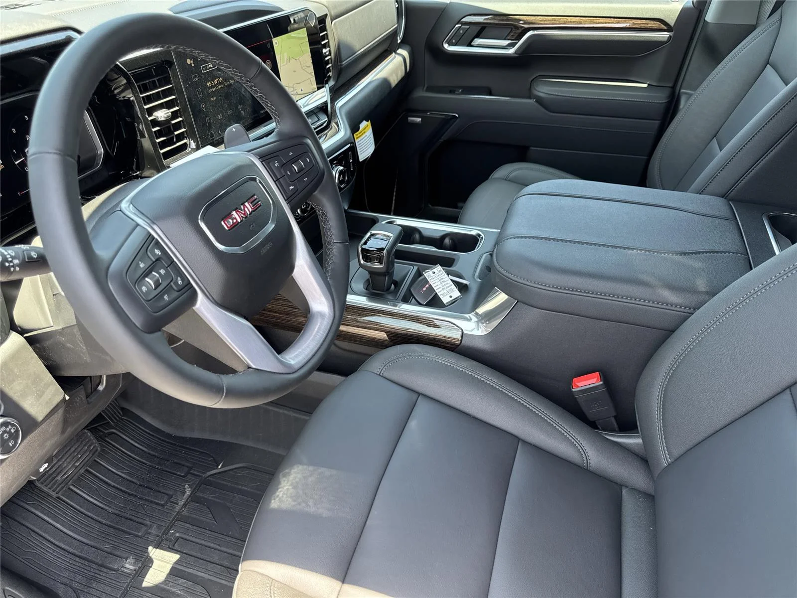 New 2026 Sterling Metallic GMC Elevation image 24