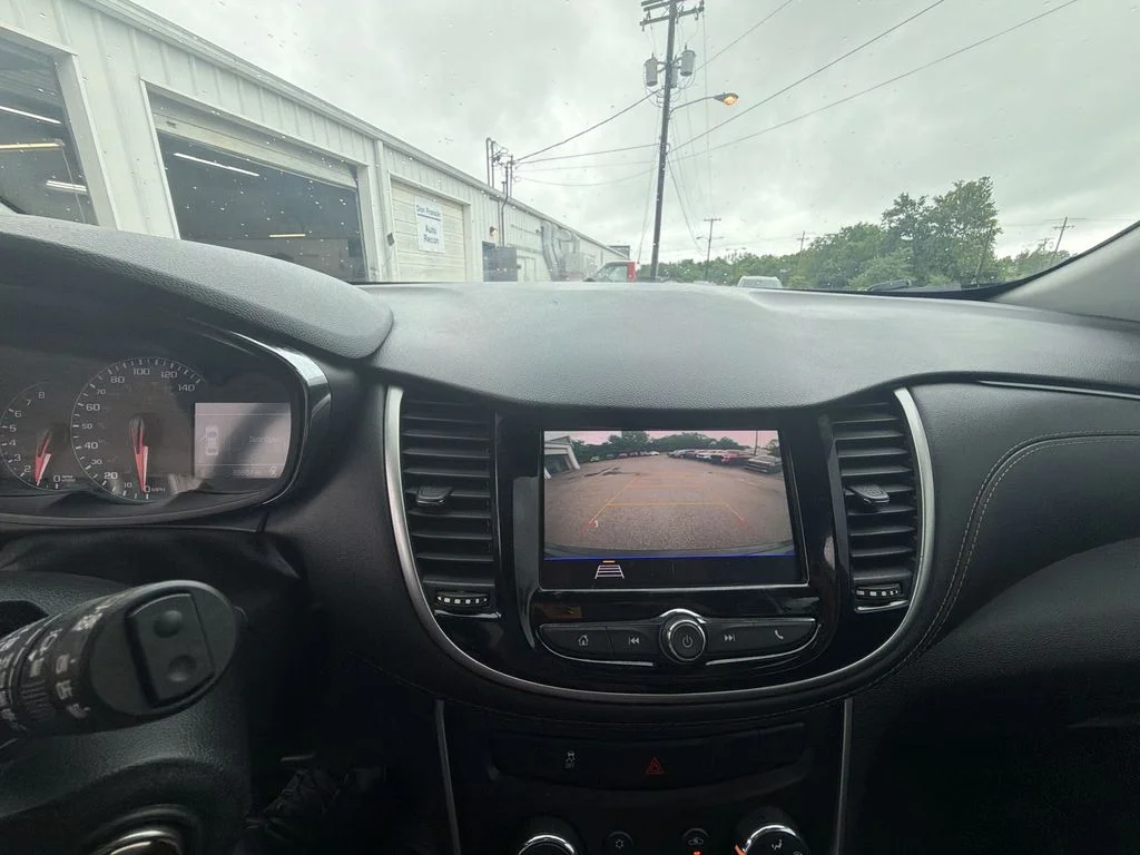 Used 2021 Black Chevrolet LS image 17