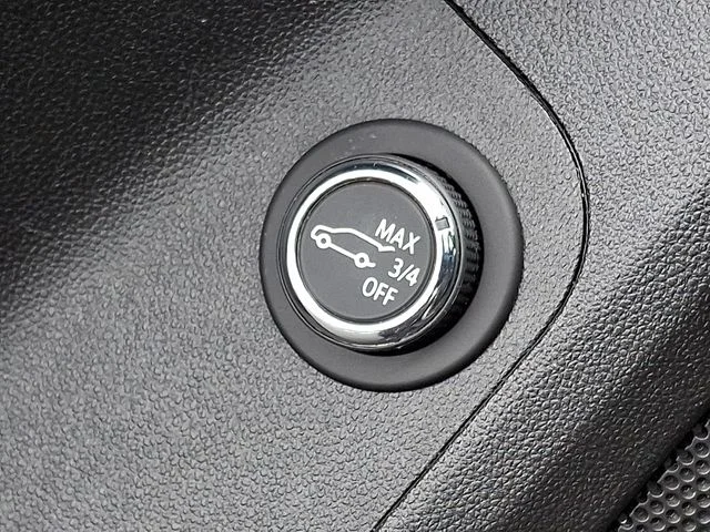 Used 2020 Gray GMC SLE image 25