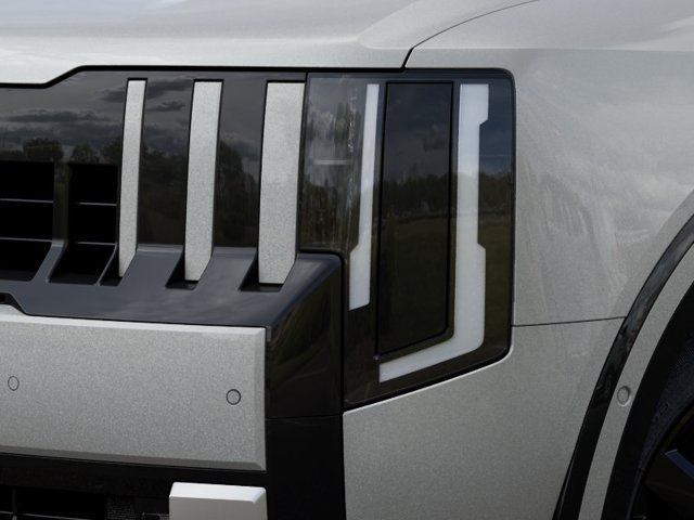 New 2027 Silver Kia SX image 10
