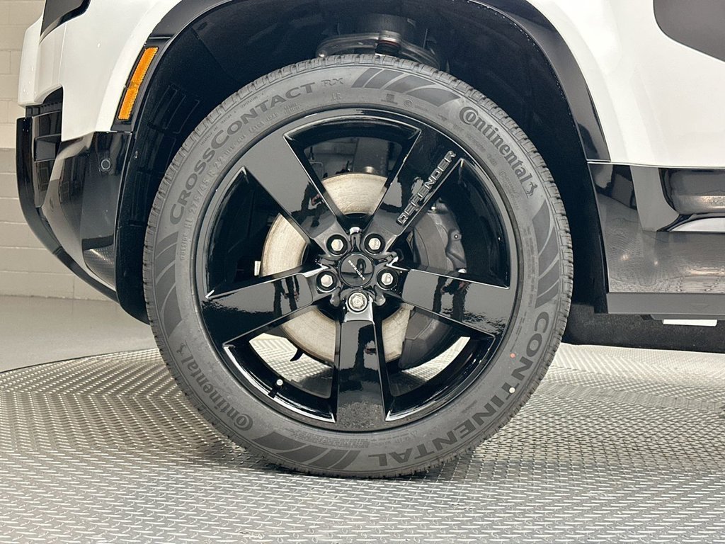 New 2026 Fuji White Land Rover X-Dynamic SE image 5