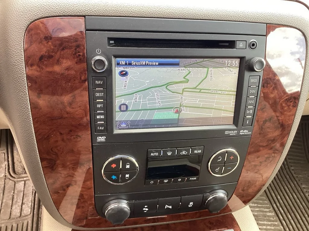 Used 2012 WHITE DIAMOND TRICOAT Chevrolet LTZ image 31