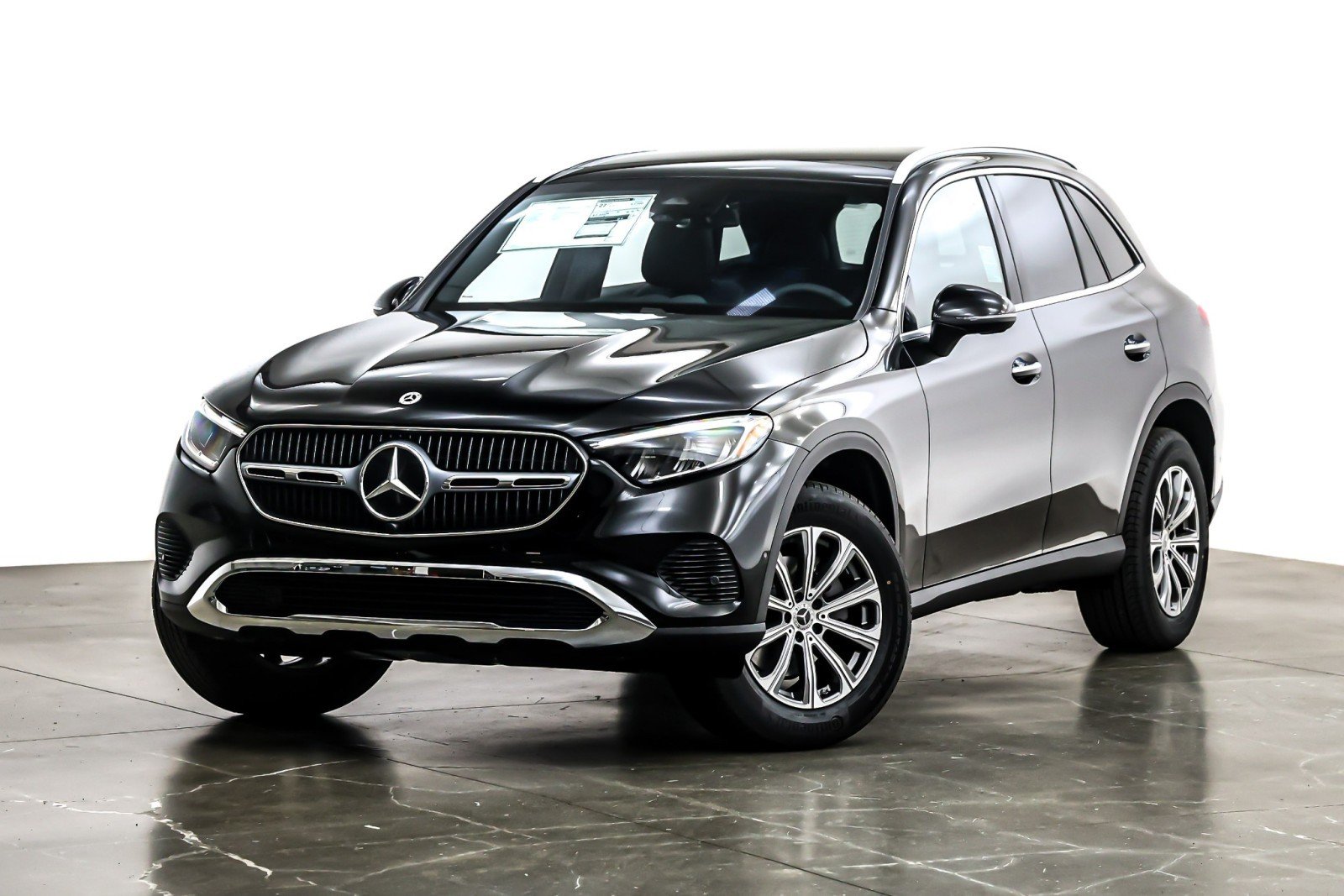 2026 Mercedes-Benz GLC GLC 300's photo