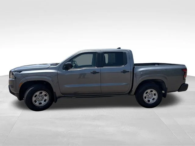 Used 2024 Gray Nissan S image 4