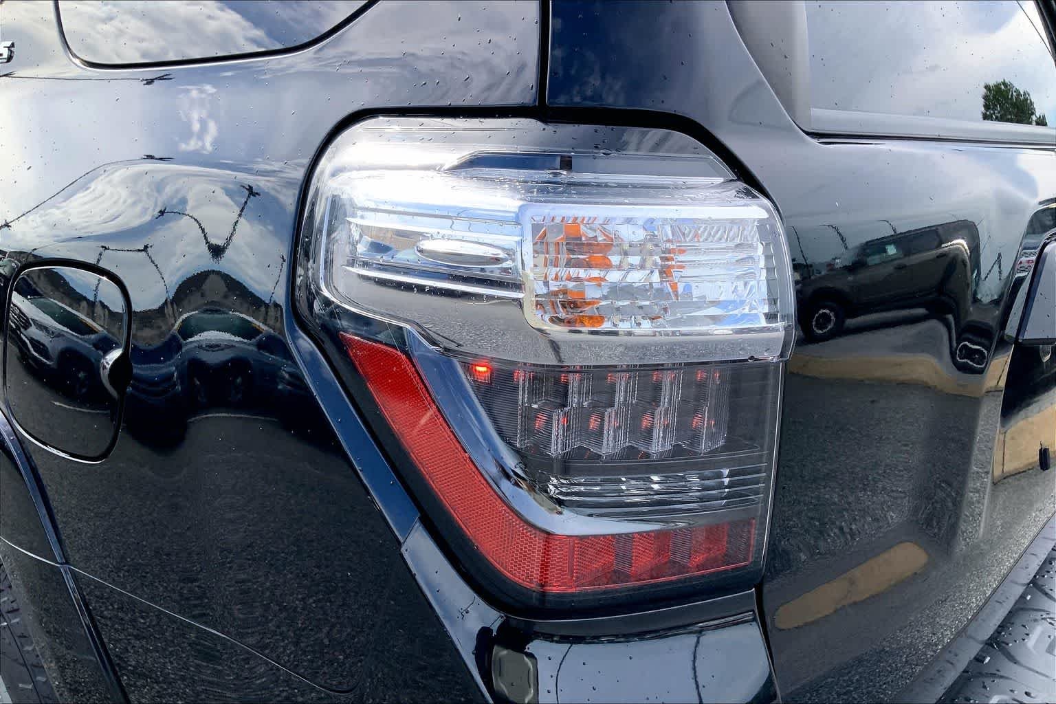 Used 2022 Midnight Black Metallic Toyota SR5 image 26