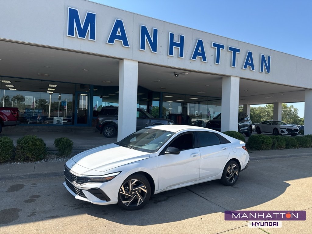 Used 2025 Serenity White Hyundai SEL Sport image 1