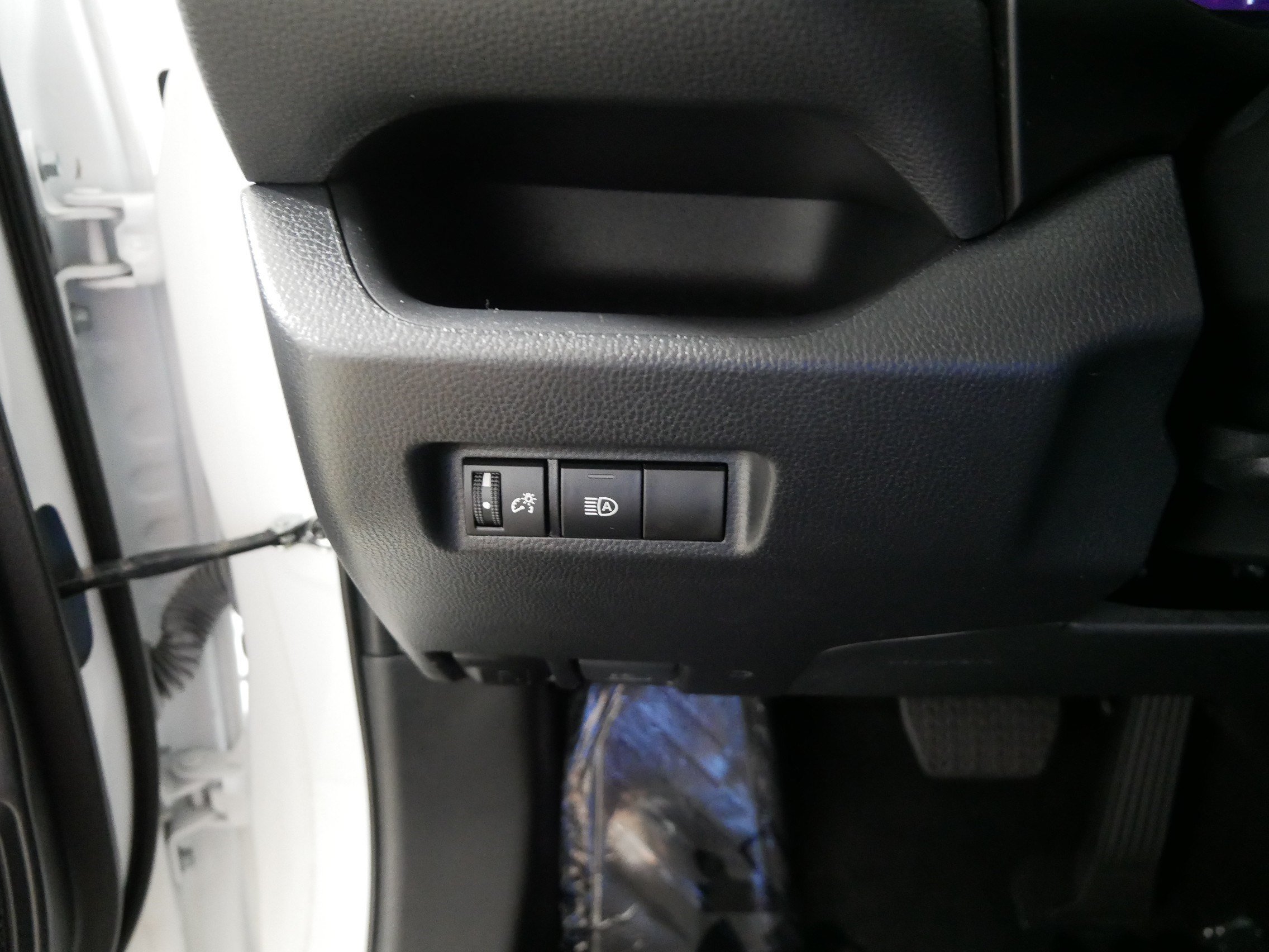 2024 Toyota RAV4 XLE - Photo 26
