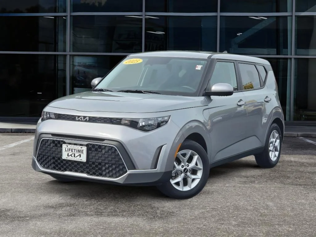2025 Kia Soul 2.0L LX IVT's photo