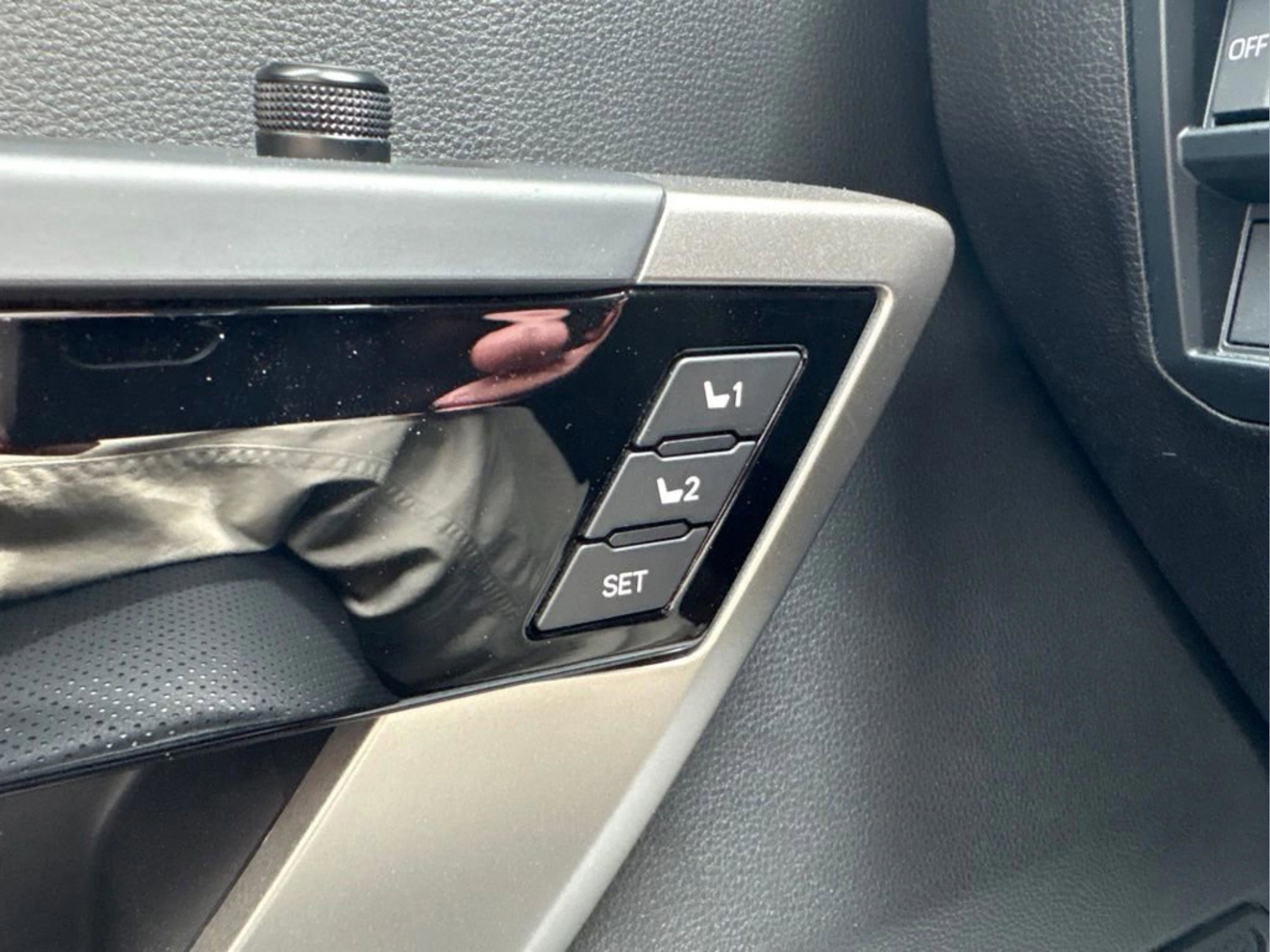 2025 Toyota Tundra Limited - Photo 17
