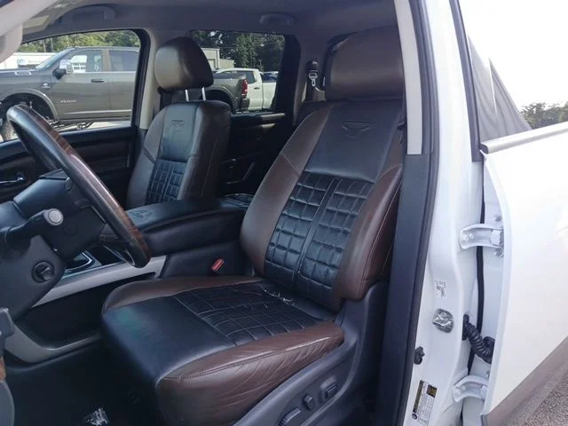 Used 2017 White Nissan Platinum Reserve image 33