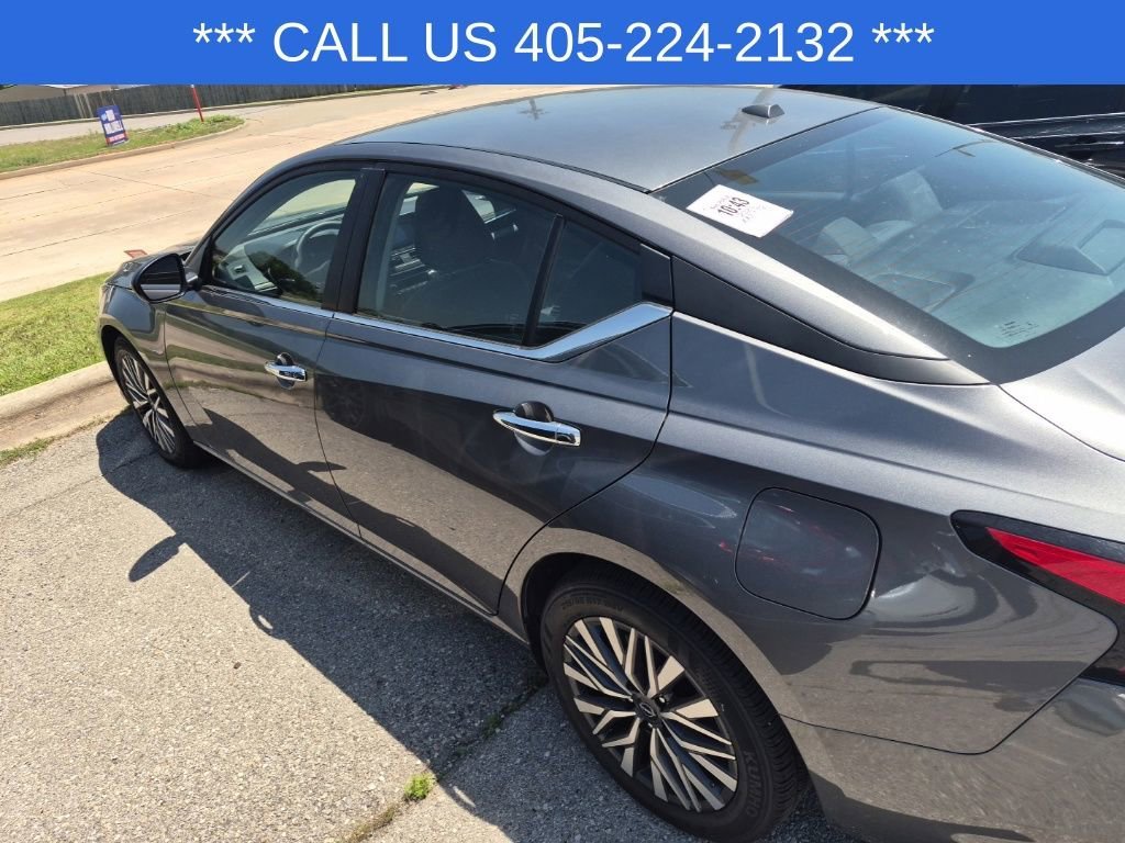 Used 2025 Gray Nissan SV image 5