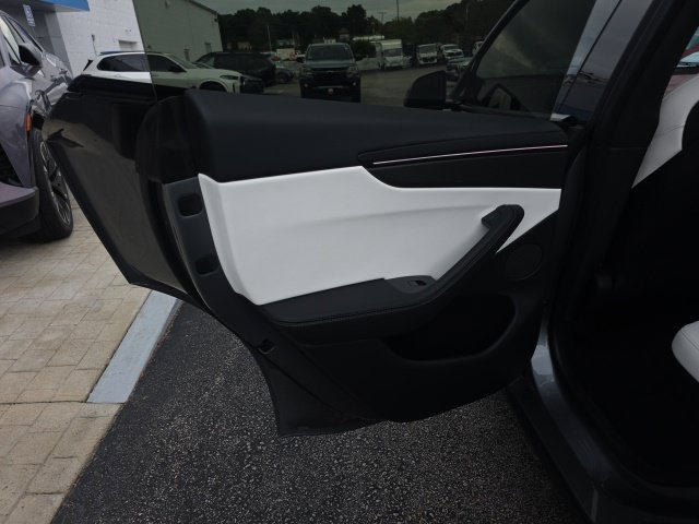 Used 2026  Tesla Performance image 22