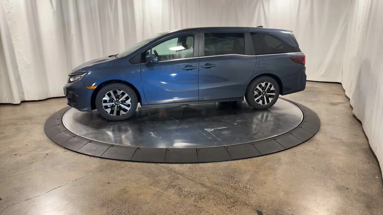 New 2026 Smoke Blue Pearl Honda EX-L image 8