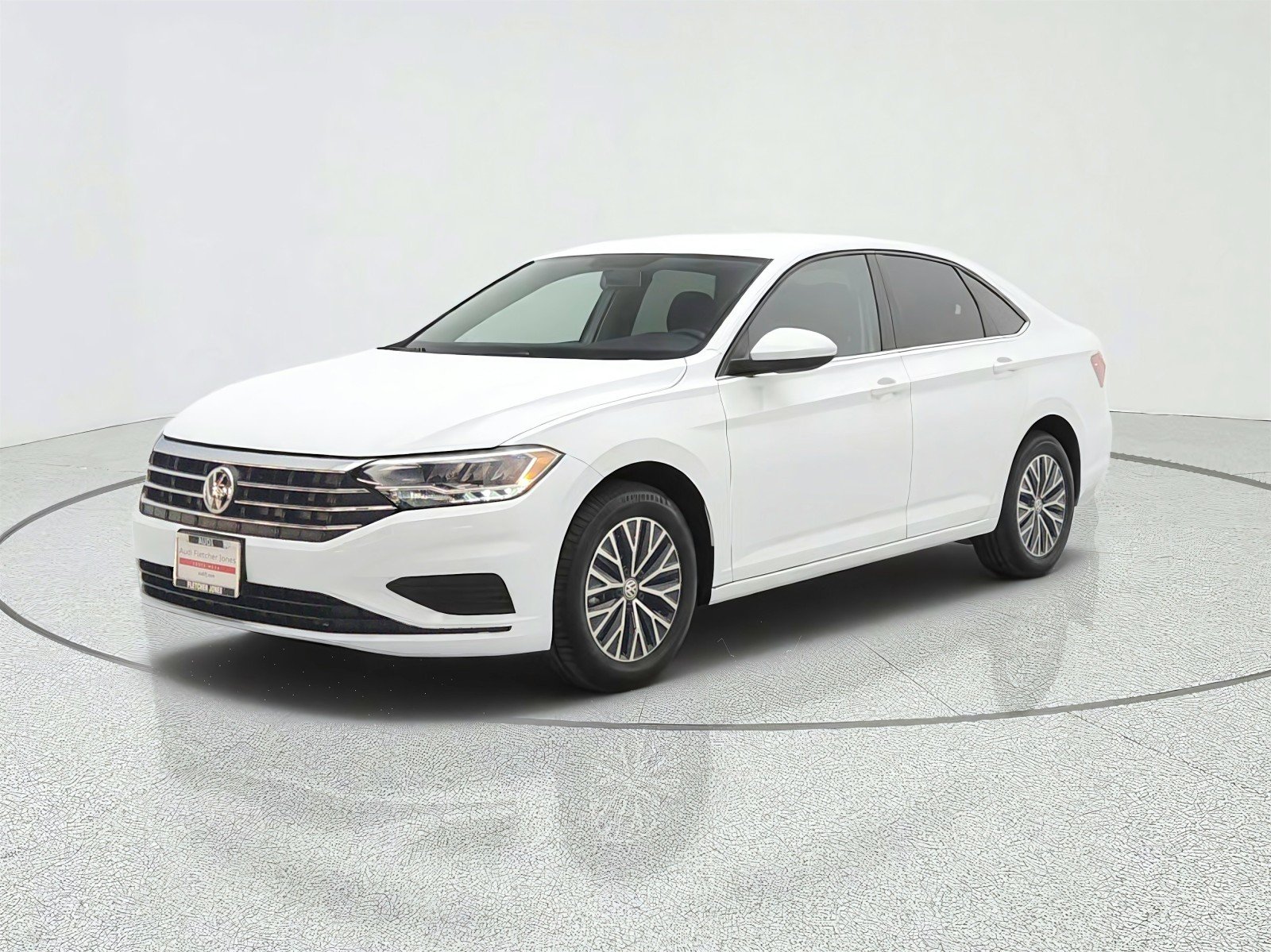 Used 2021 Pure White Volkswagen R-Line Auto image 1