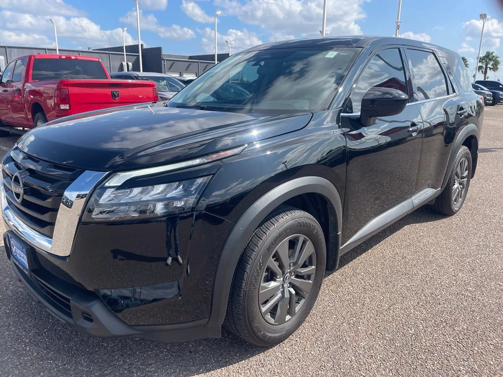 Used 2024 Black Nissan S image 6